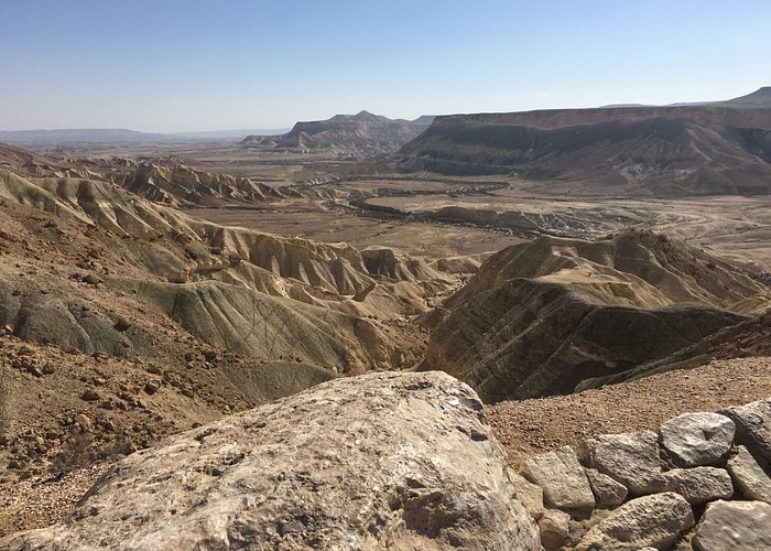 The desert landscape near the Ben Gurion Tomb