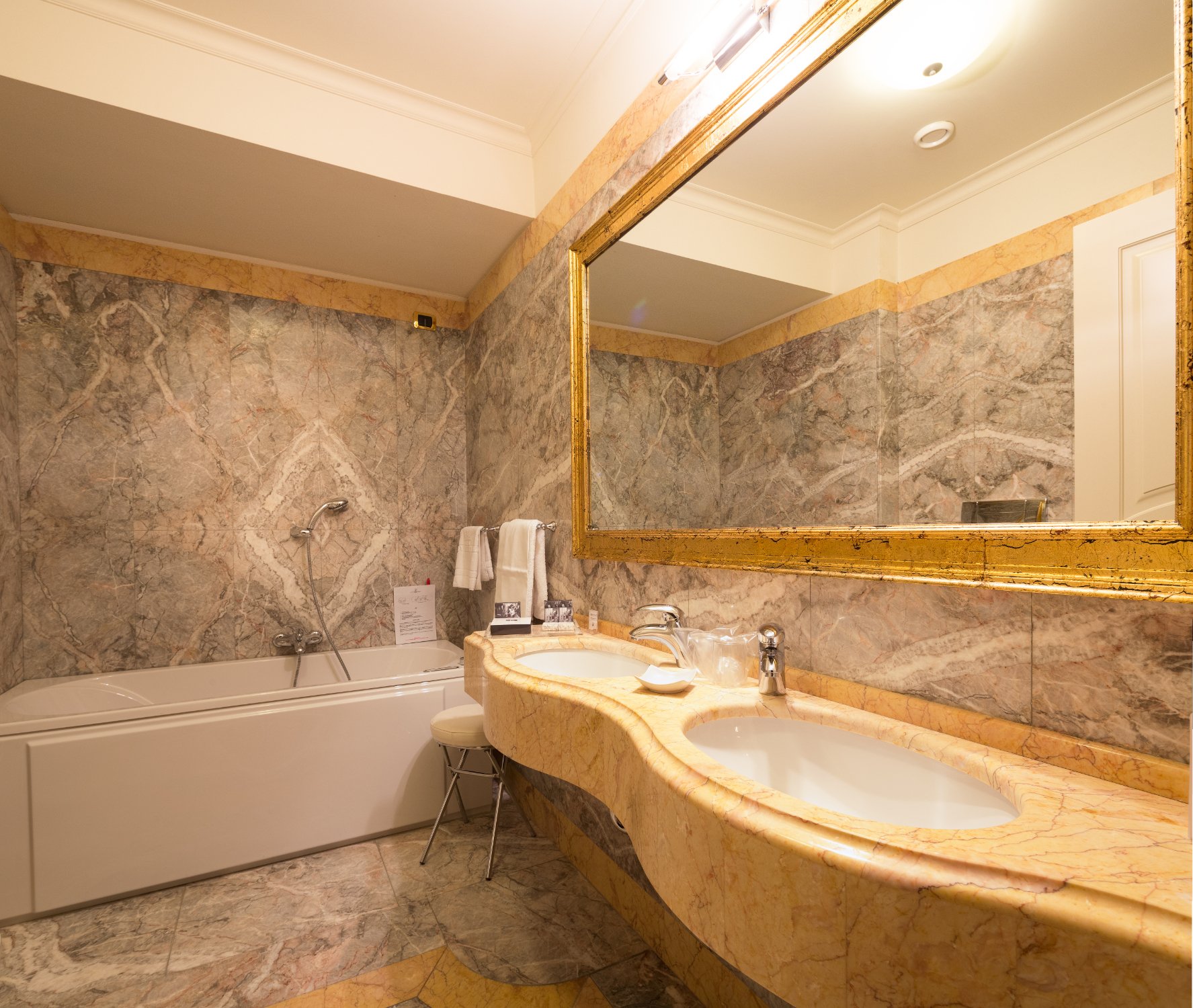 Hotel photo 16 of Grand Visconti Palace.