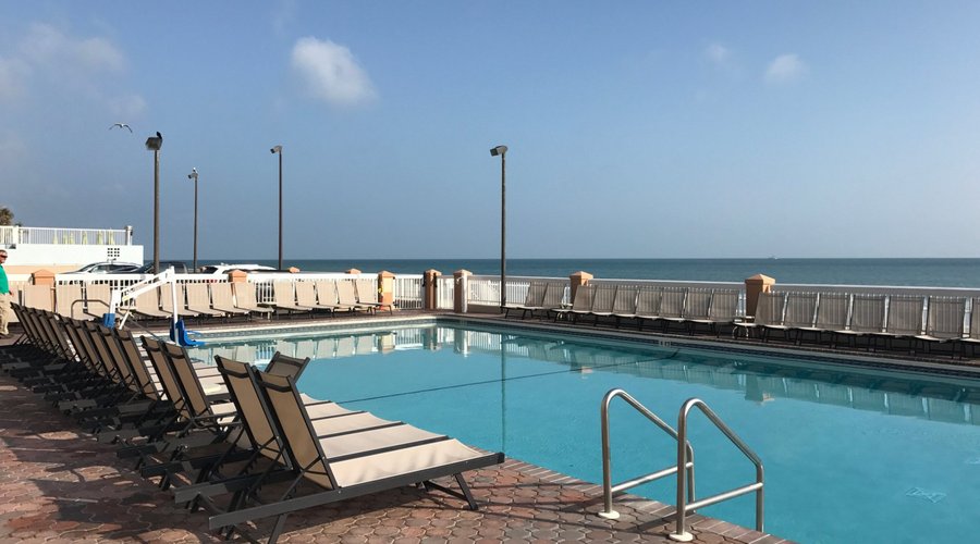 Pool & Lounging Area