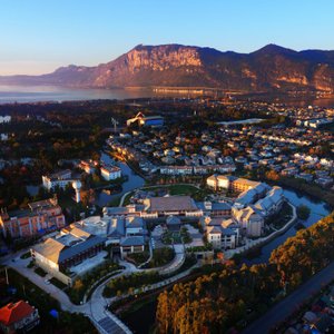 HUALUXE Hotels and Resorts Kunming, an IHG hotel, hotel in Kunming
