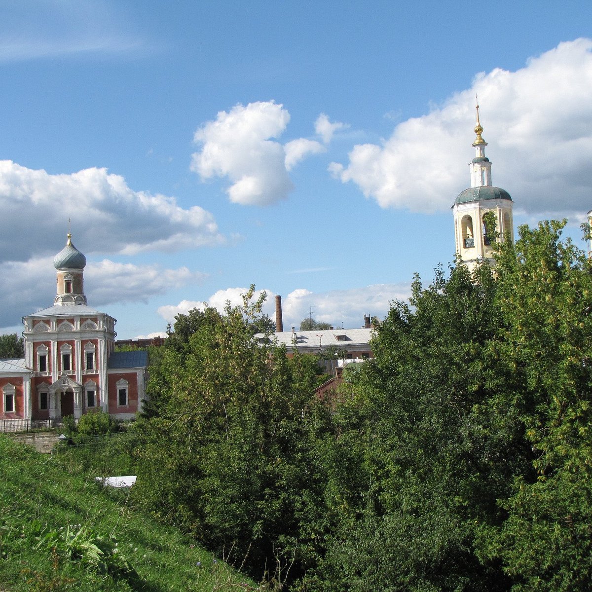 Серпуховский кремль московская область. Серпуховский Кремль. Красивые места рядом с Серпуховым. Кремль в Серпухове фото. Серпухов 2022 достопримечательности.