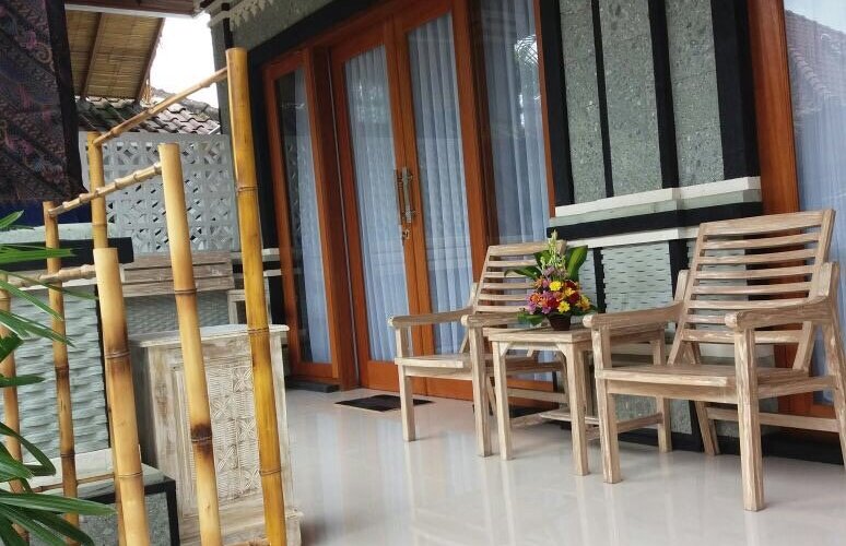 Candra Bali Surf School Homestay