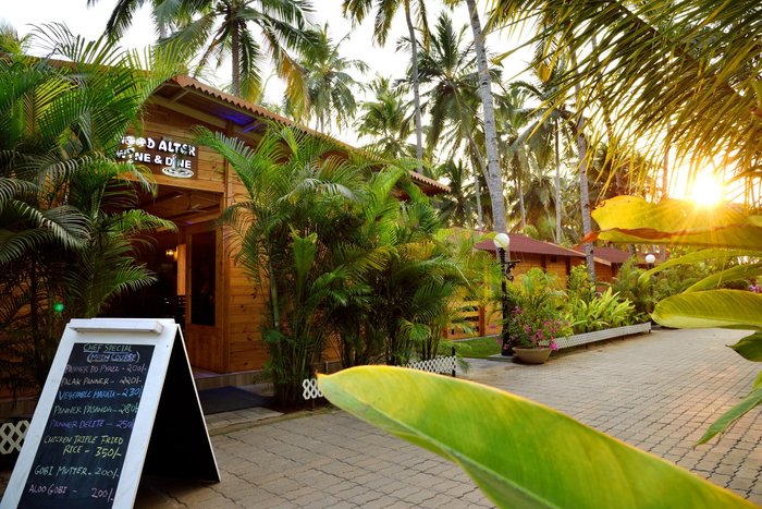 Majestic Beach Comforts Coffee Shop: Pictures & Reviews - Tripadvisor