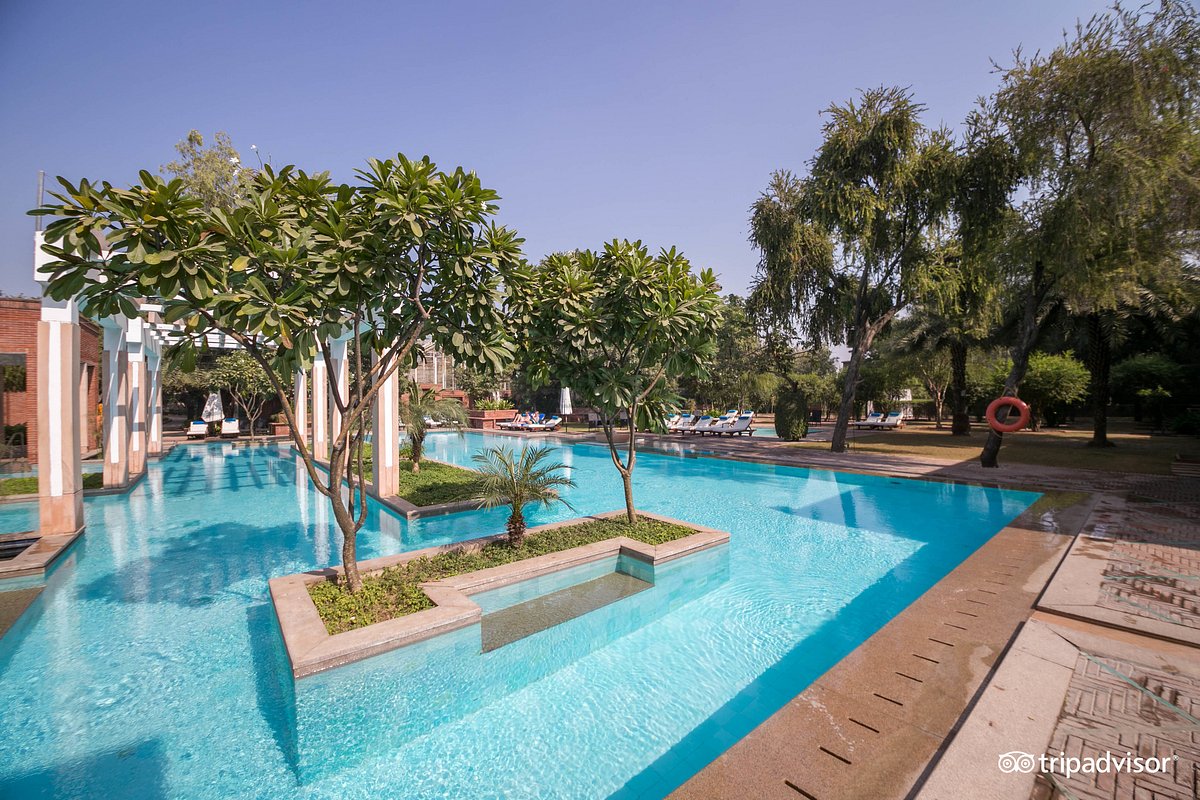 Itc Mughal A Luxury Collection Resort And Spa Agra Pool Pictures And Reviews Tripadvisor