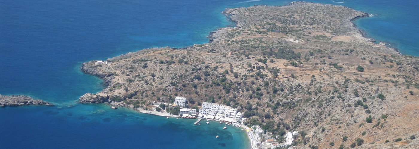 Aussicht nach Süden: die Ortschaft Loutro