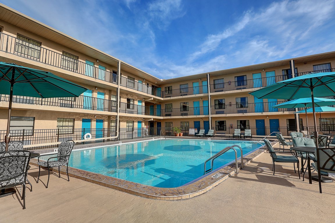 Hotel photo 5 of Seasons Florida Resort.