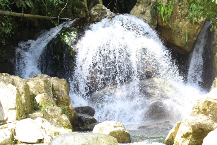Cascada de Cuervos a 1 km del parque pricipal