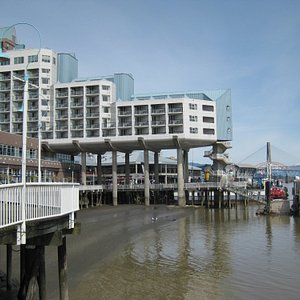 A walk on the esplanade at the Quay.