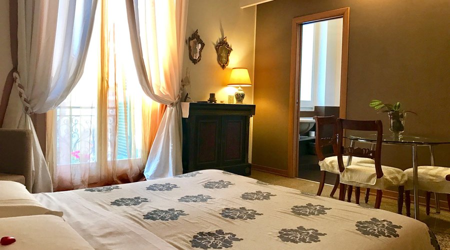 Room Ischia