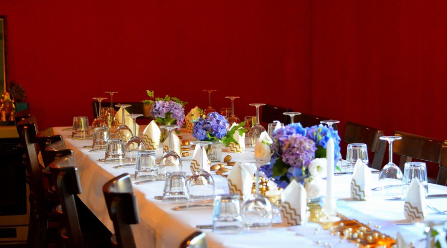 Beautiful tables; A joint effort by the staff at Overlander Restaurant and the mother of the bri