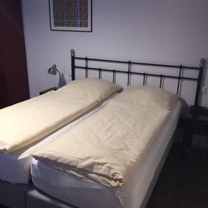 Zimmer in der ehemaligen Schlosserei
