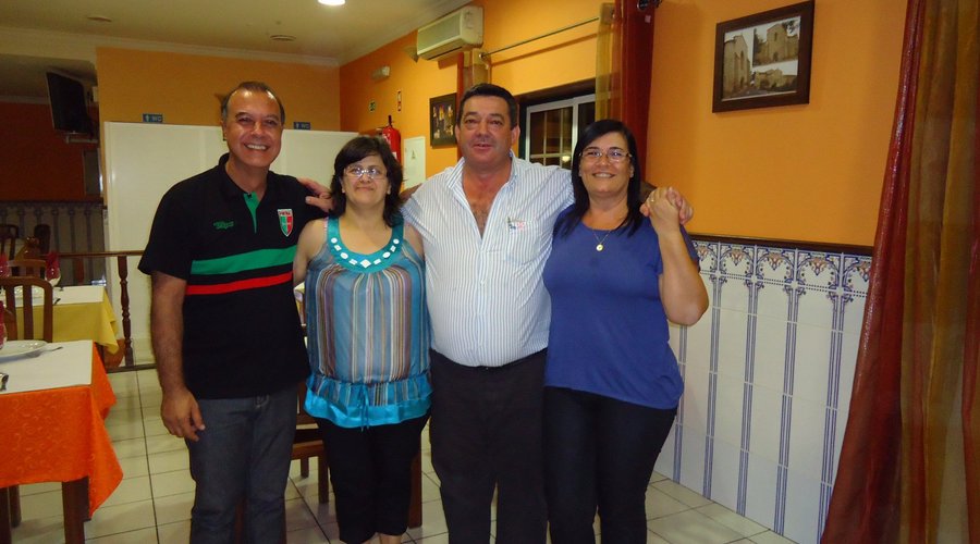 No centro os proprietários