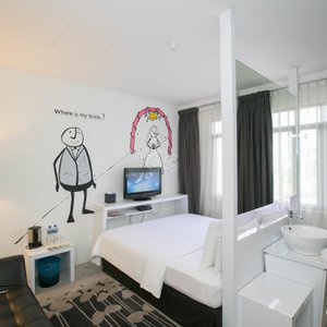 The Premier Room at the Zoom Inn Boutique Hotel