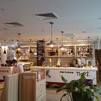 Интерьер ресторана ""Порт" в "Мореоне"