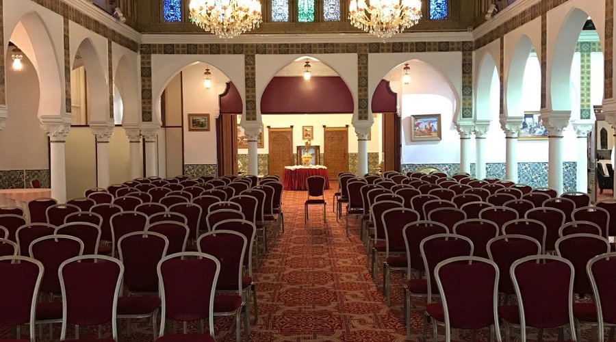 Entré de l'hôtel, et salle des fête et conférence