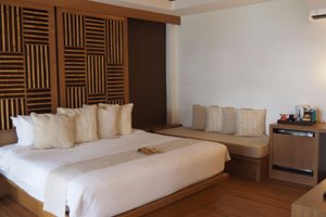 Room & Suite