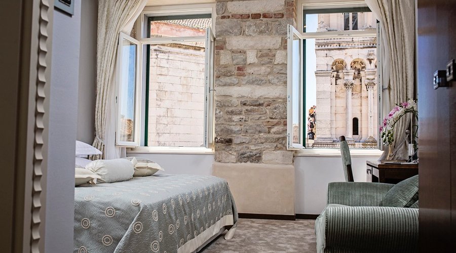 Deluxe double room :)