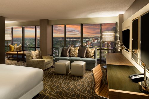 DOUBLETREE BY HILTON HOTEL DALLAS - CAMPBELL CENTRE - Updated 2024 ...