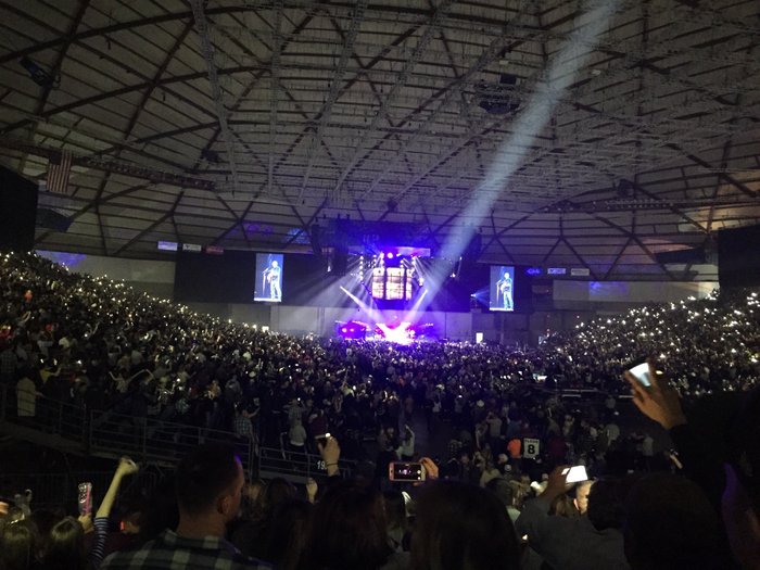 Veterans day concert at tacoma dome