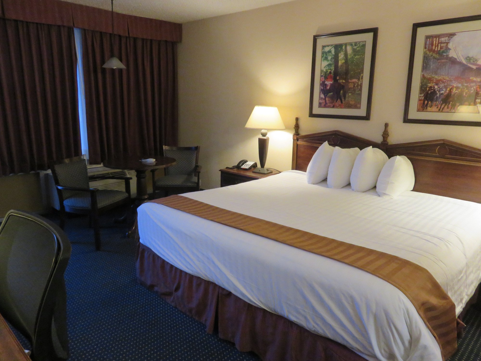 Hotel photo 29 of Best Western Winners Circle.