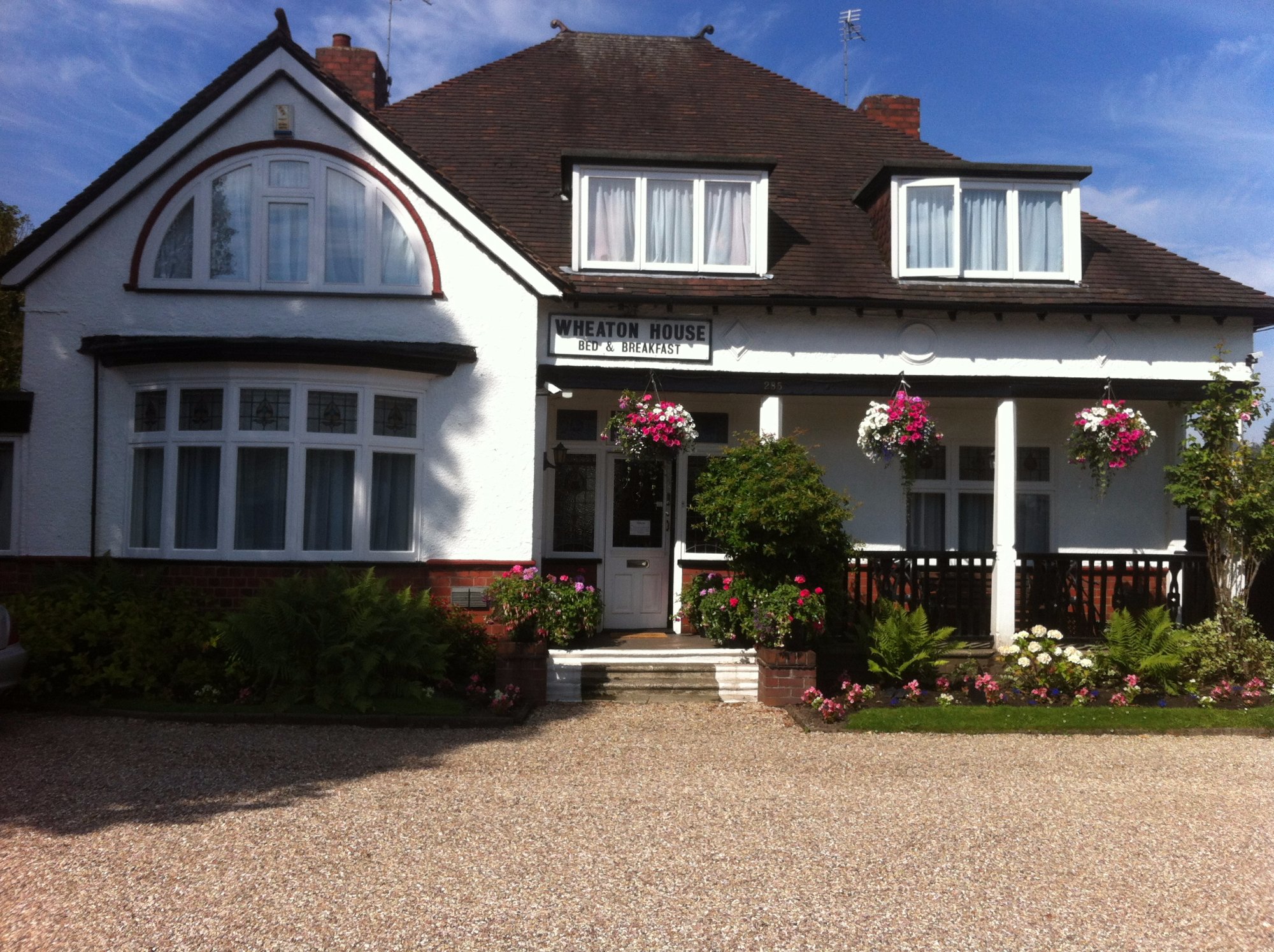 WHEATON HOUSE BED & BREAKFAST - B&B Reviews (Wolverhampton, England ...