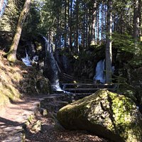 Schöne Wanderwege, die Wasserfälle und die gemütlichen Restaurants!