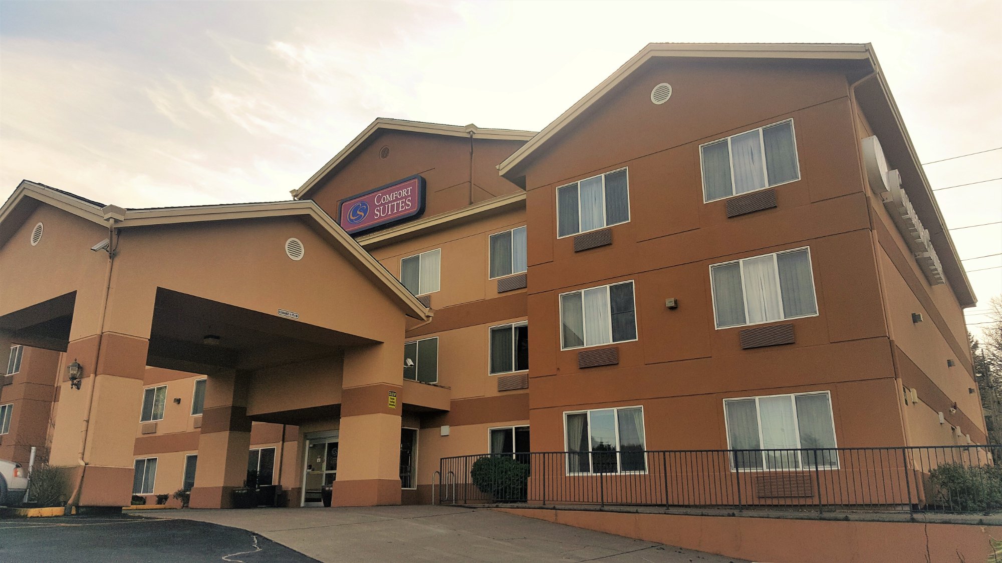 Comfort Suites Southwest UPDATED 2024 Prices Reviews Photos   Hotel Exterior 