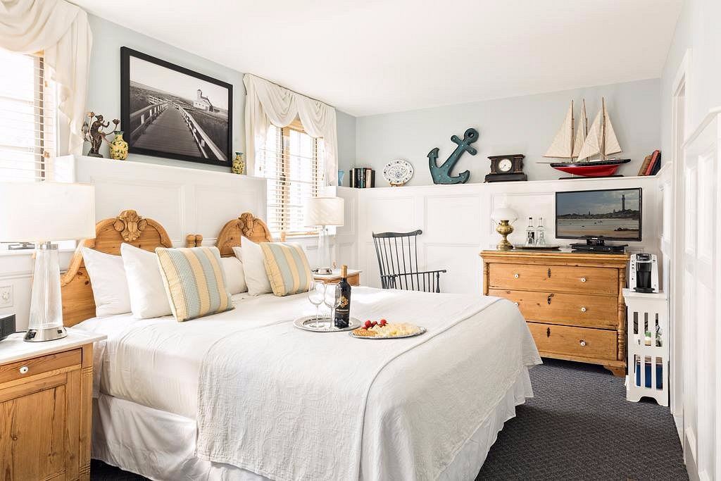BRASS KEY GUESTHOUSE - Prices & Hotel Reviews (Provincetown, MA)