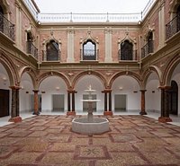Uno de los patios del palacio