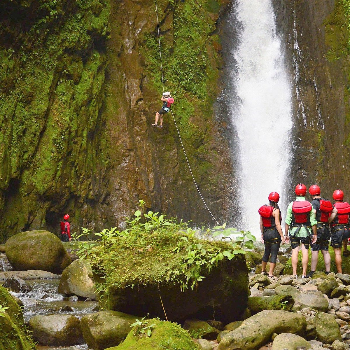 Gravity Falls Waterfall Jumping - Qué SABER antes de ir (ACTUALIZADO 2024)  - Tripadvisor