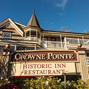 Welcome to The Crowne Pointe