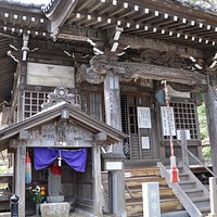 虚空蔵堂/本堂手前の小さなほこらが舟守地蔵