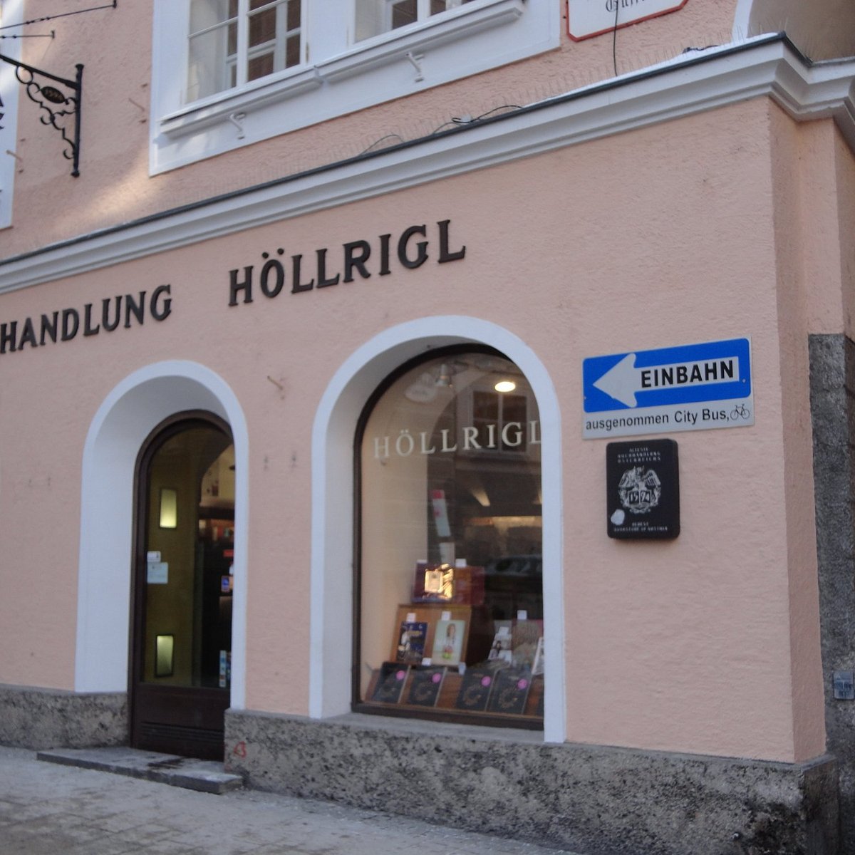 Buchhandlung Hollrigl, Зальцбург: лучшие советы перед посещением -  Tripadvisor