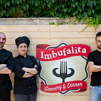Lo staff di Imbufalita, al centro Annalisa la nostra chef!