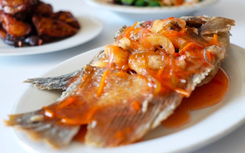 Fried Gurameh with sweet and sour sauce
