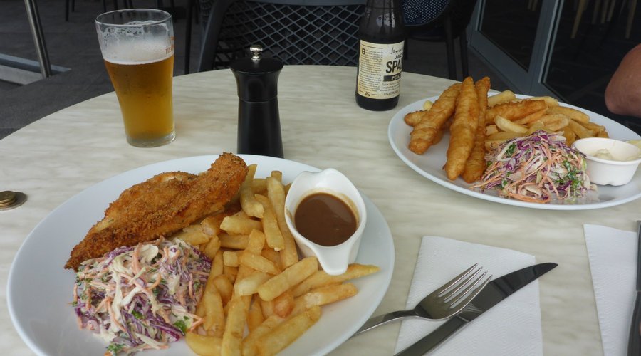 Brews & Meals, Schnitzel & Barra/Chips