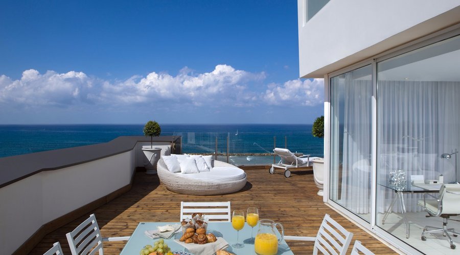 Presidential suite terrace