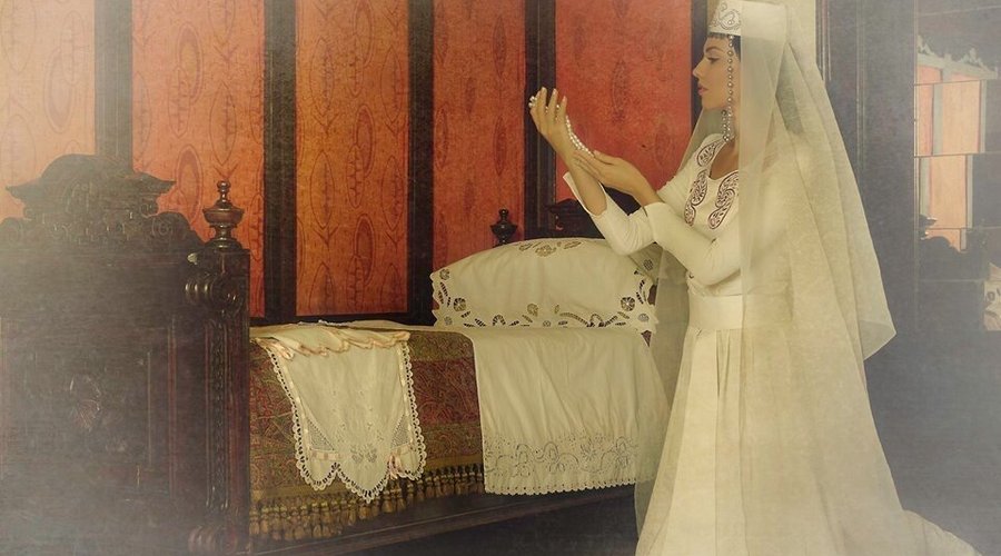 Photostudio in Armenia, making unique photosessions in Armenian traditional and retro costumes.