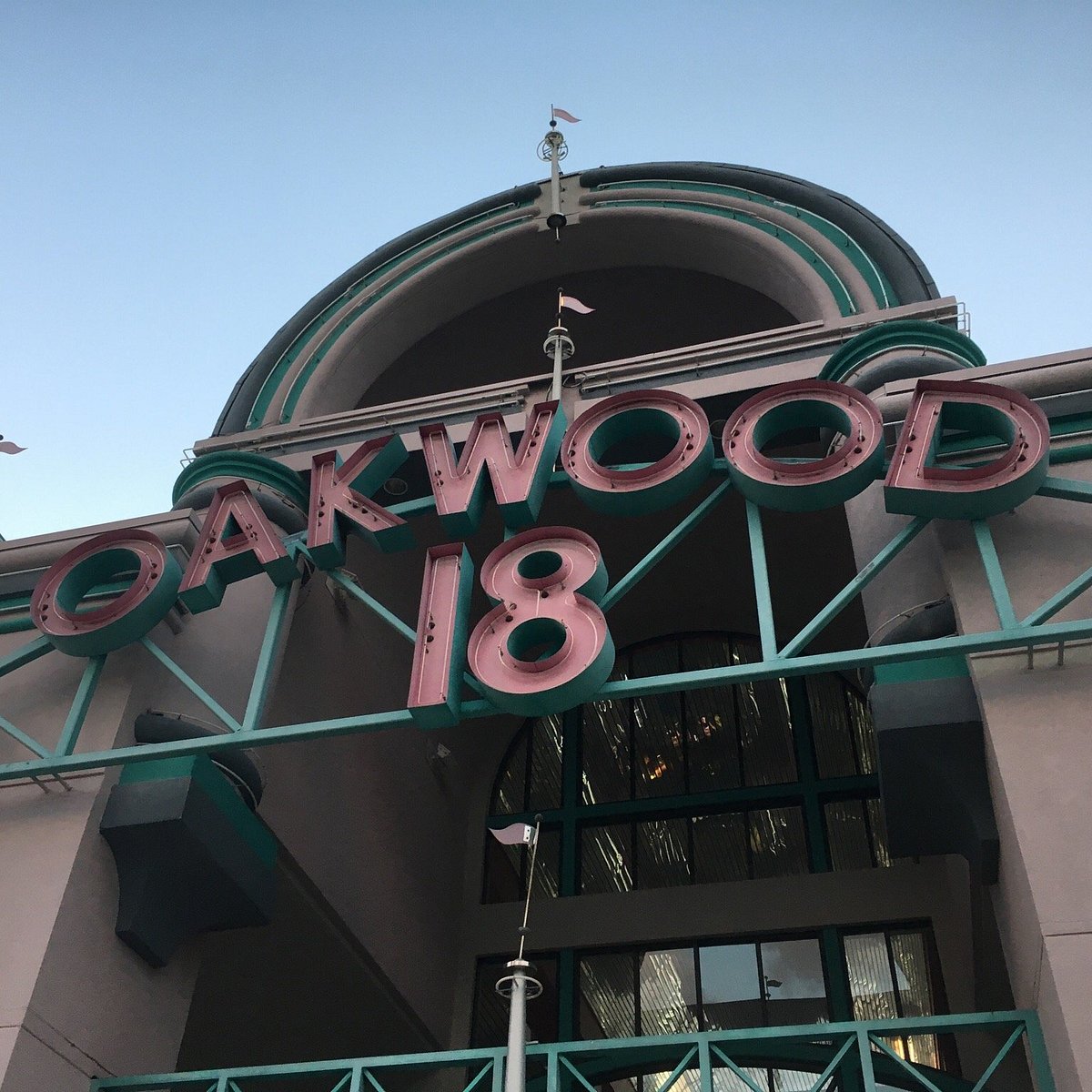 REGAL OAKWOOD STADIUM 18 (Hollywood) Ce qu'il faut savoir