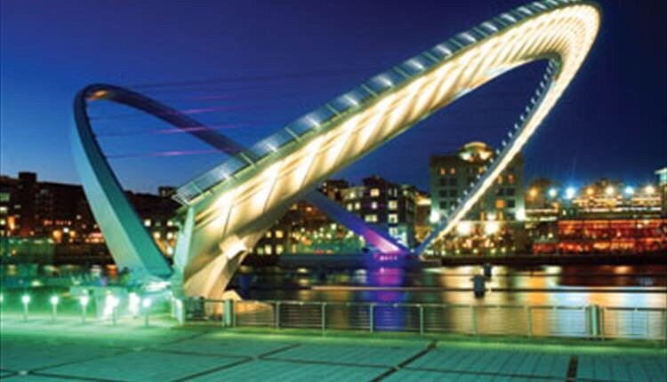 Gateshead Millenium Bridge image