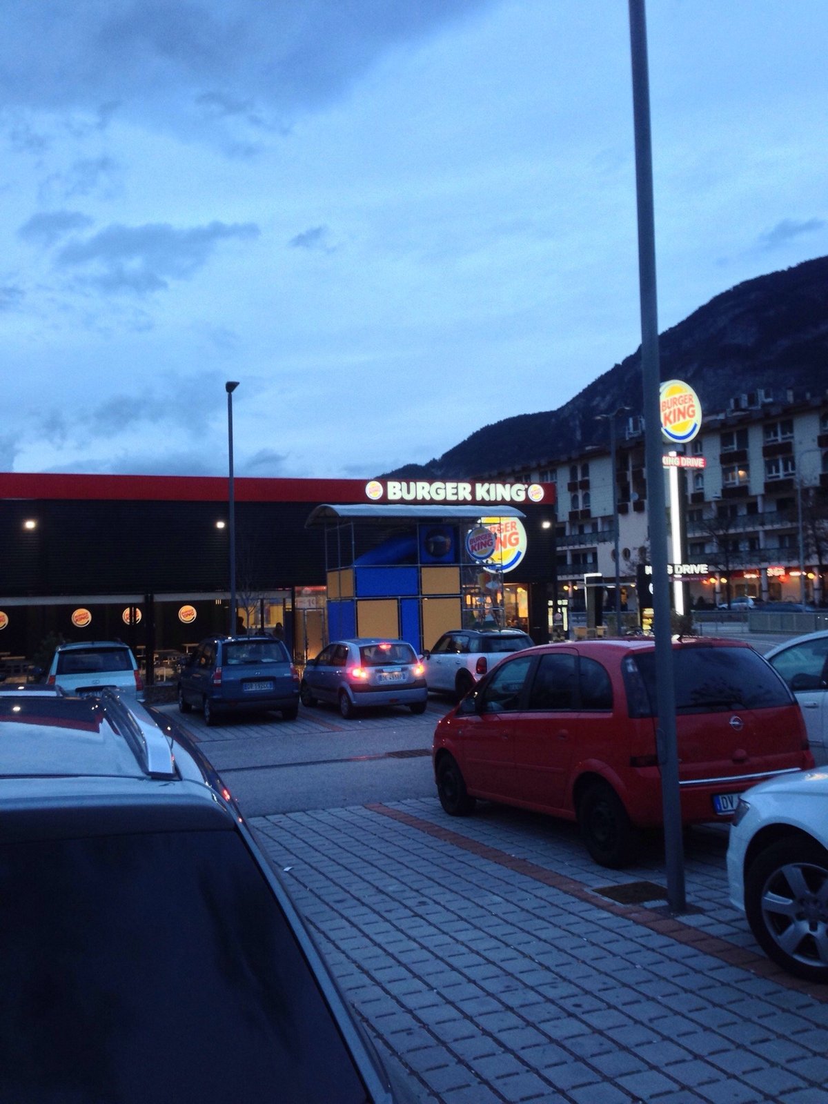 BURGER KING, Trento - Via del Brennero 113 - Ristorante Recensioni, Numero  di Telefono & Foto - Tripadvisor