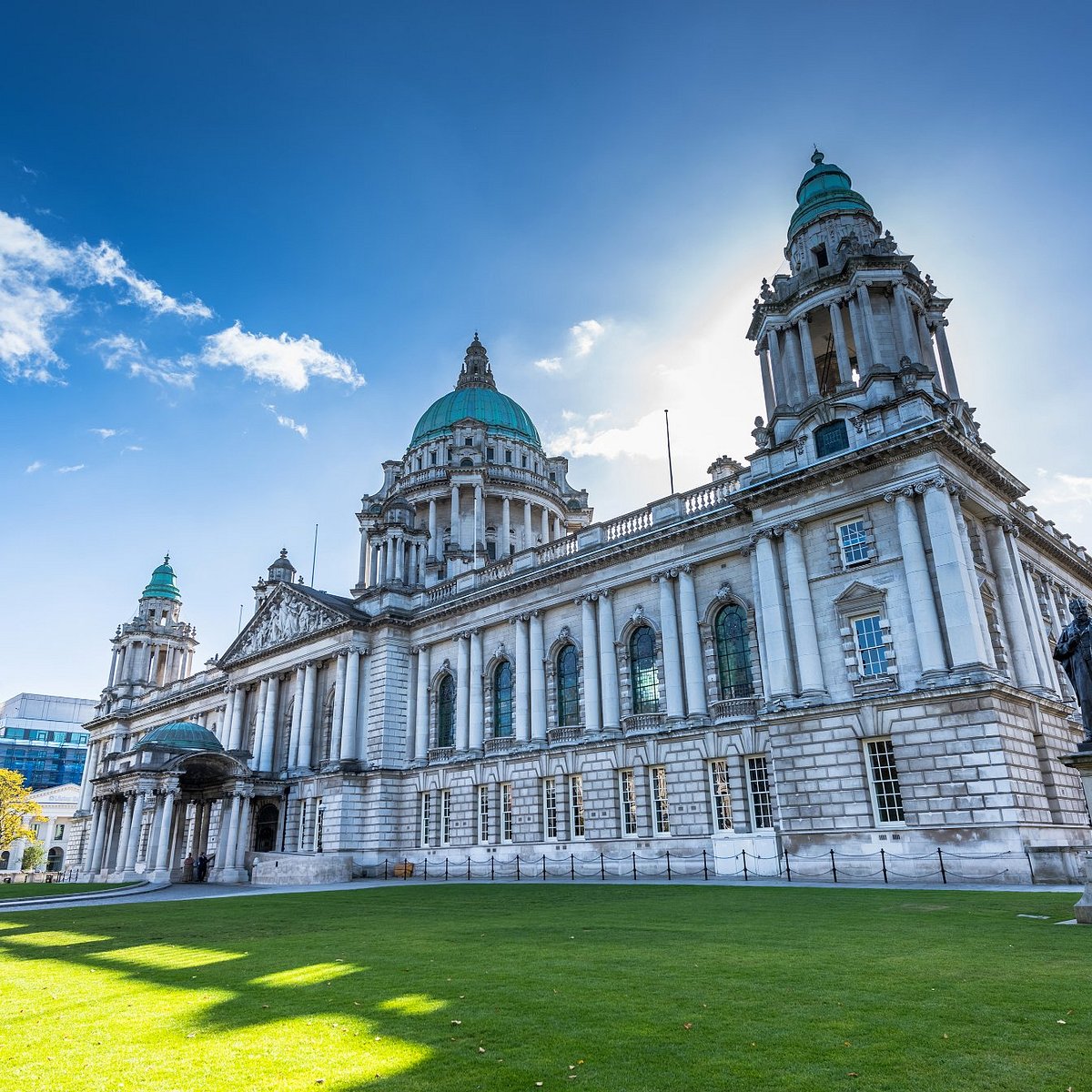 Столица северной ирландии 7. Белфаст Ирландия. Belfast столица. Северная Ирландия город Белфаст. Ратуша в Белфасте.