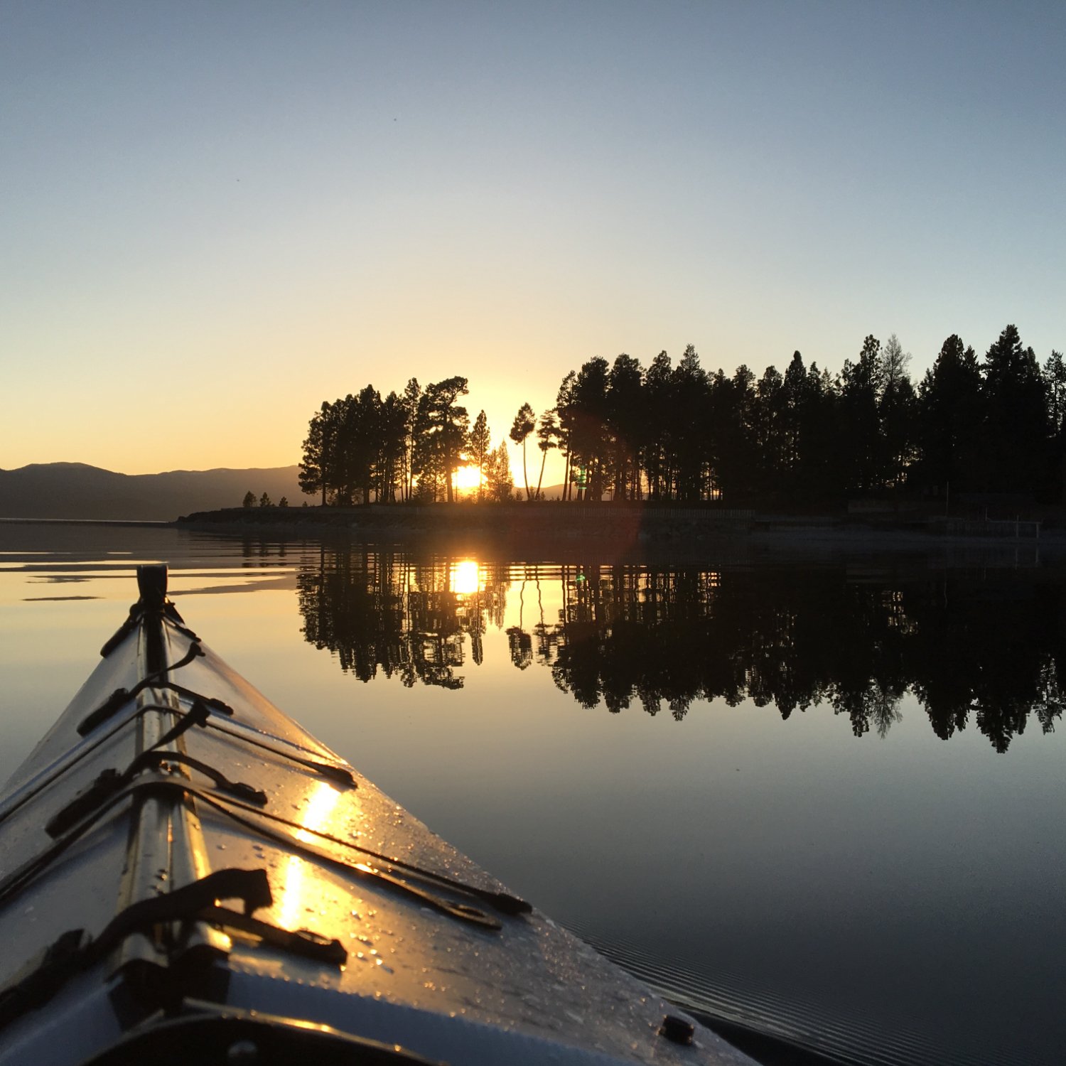 Hotel photo 8 of Flathead Lake Resort.
