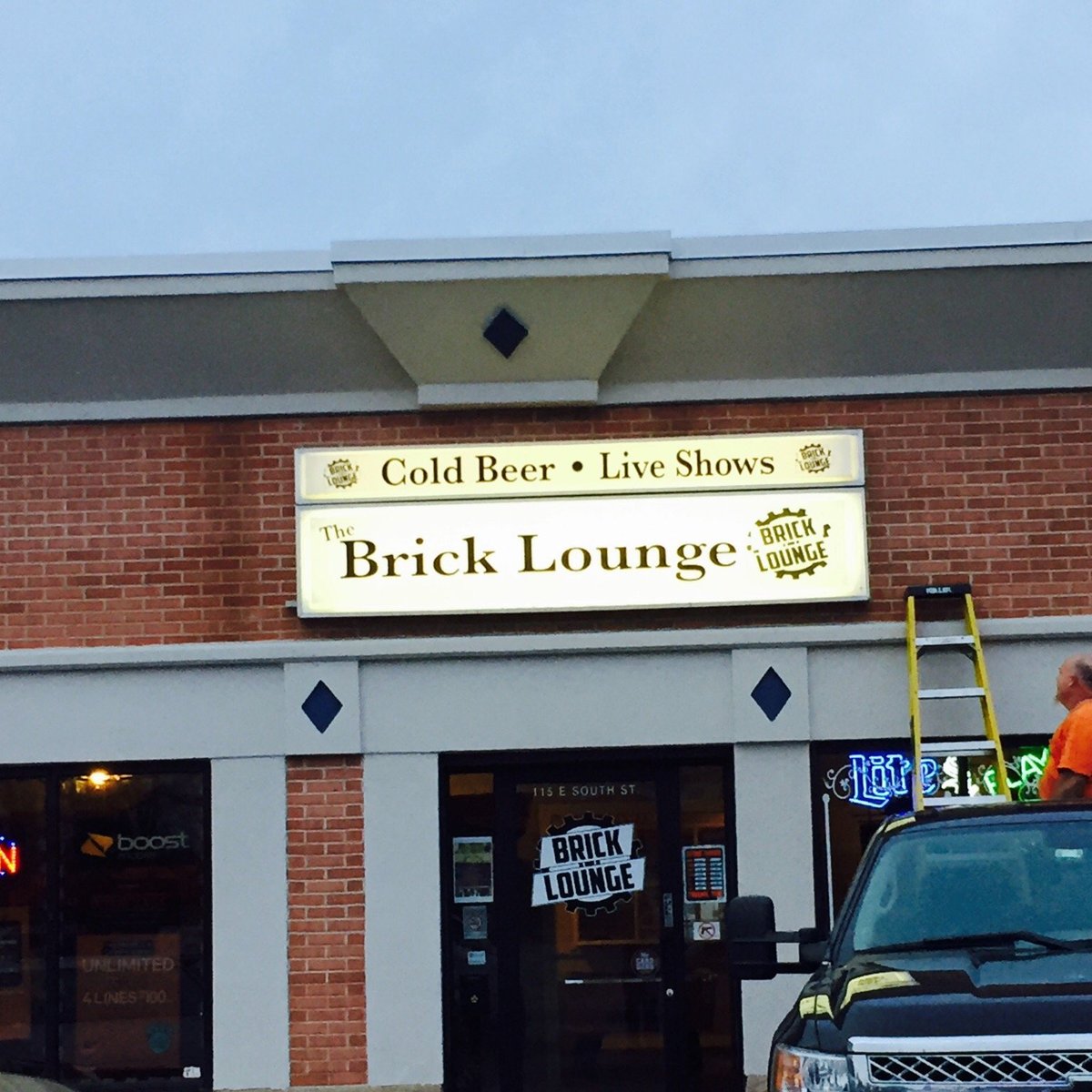 the-brick-lounge-plano-all-you-need-to-know-before-you-go