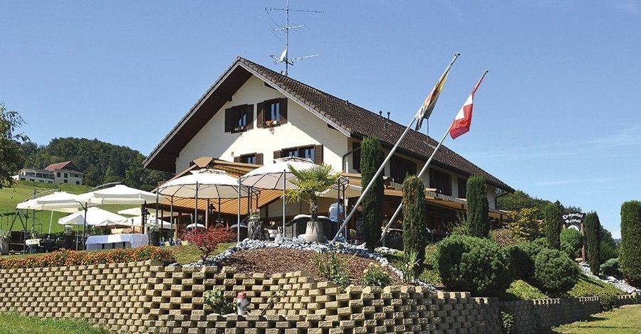 der Landgasthof Mühleholz mit wunderbarer Sicht über den Baldeggersee