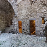 Pati de la presó. Patio de la prisión. Cour intérieure de la prison. Courtyard of the prison.