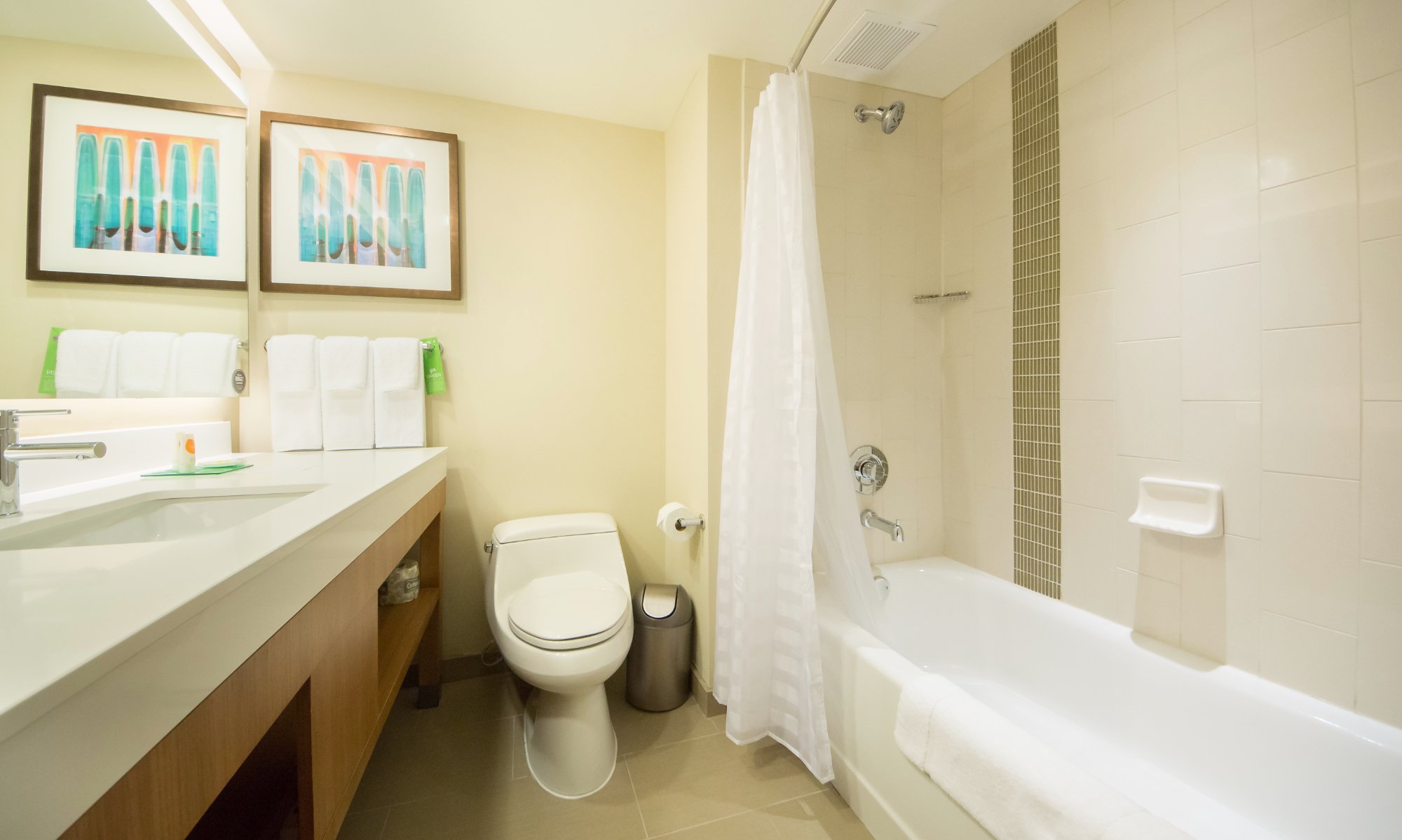Hotel photo 2 of Hyatt Place Orlando / Lake Buena Vista.