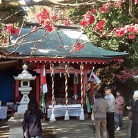 流し雛のある3月3日は年に一度の御開帳になりにぎわいます