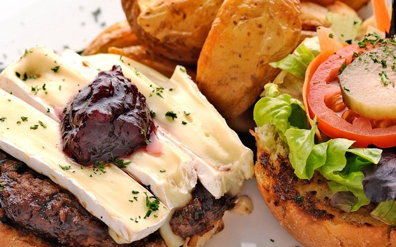 They offer pizzas, pastas and salads, a large selection of starters and AMAZING burgers.