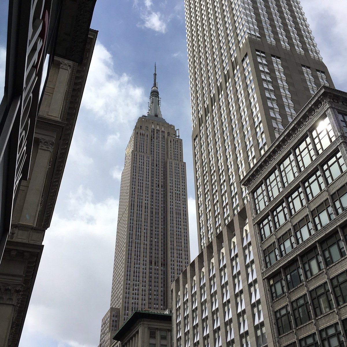 can you still visit empire state building